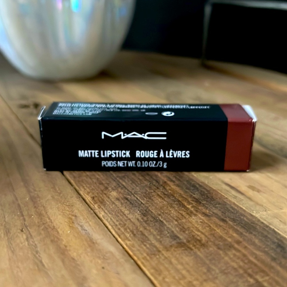 NEW IN BOX MAC Lipstick Whirl